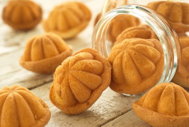 kuih bahulu - geleneksel Malezya sünger kek