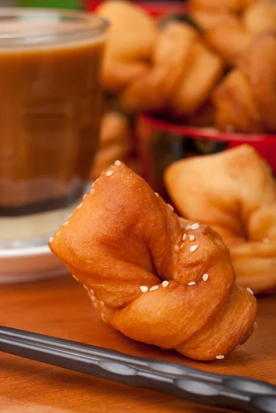 Chinese Fried Crullers quaintly called boy-meets-girl in Cantonese. Unsharpened file — Stock Photo, Image