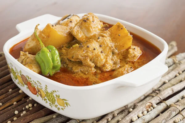 Csirke Curry w Halba magok — Stock Fotó