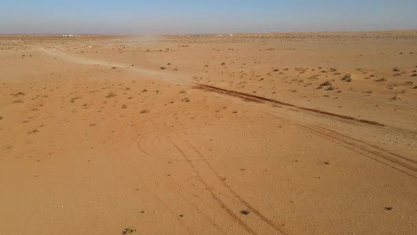 Vista Aérea Camión Carreras Que Corre Rallye Internacional Desierto Arabia — Vídeos de Stock