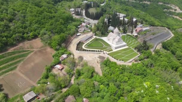 Drone Câmera Voa Para Frente Desce Direção Monastery Nino Bodbe — Vídeo de Stock