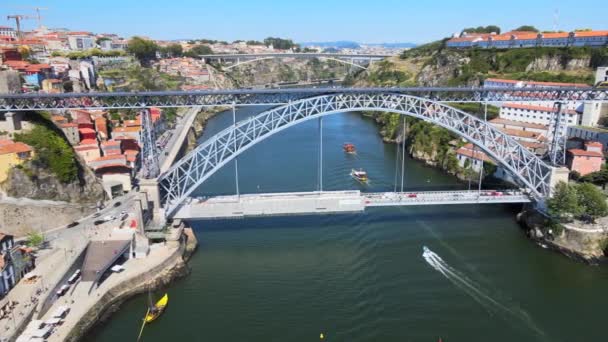 Camera Drone Flies Sidewise Douro River Porto — Stok video