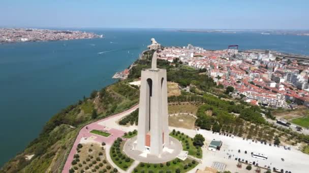 Lisbon Portugal July 2022 Camera Drone Flies Sanctuary Christ King — Videoclip de stoc