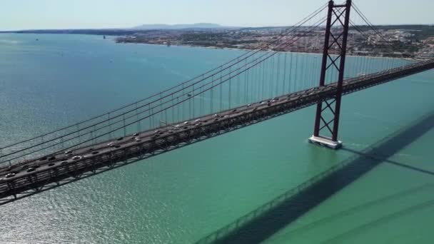 Aerial View Abril Bridge Portuguese Ponte Abril Tagus River Lisbon — Vídeo de Stock