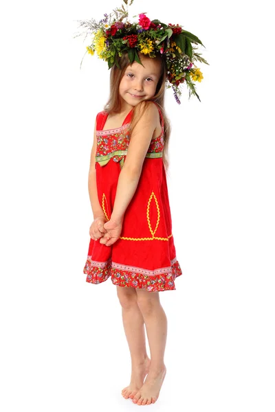 La ragazza scalza in un sundress rosso un sundress — Foto Stock