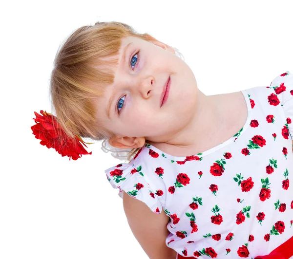 Hermosa niña con una sonrisa mirando — Foto de Stock