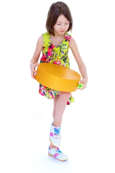 Young girl with big round box. — Stock Photo, Image