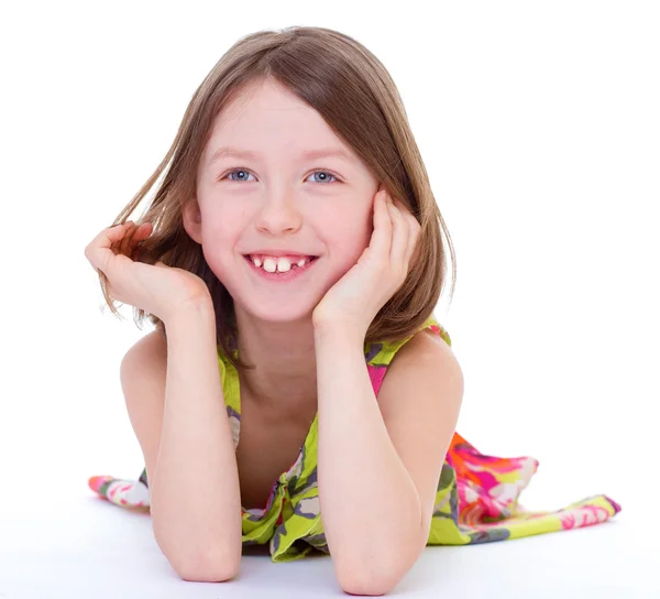 Menina feliz sonhando acordado ou fantasiando olhando — Fotografia de Stock