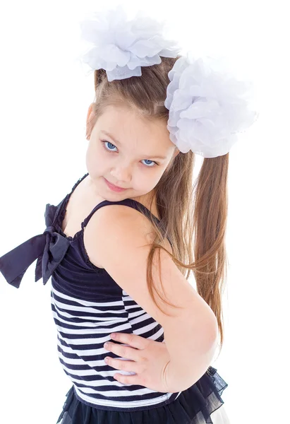 Retrato de una niña hermosa y emocional . — Foto de Stock