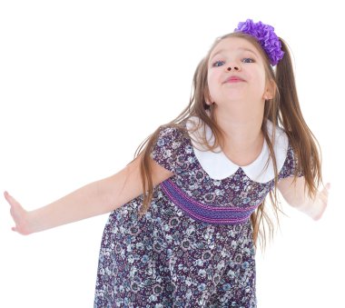 uzun saçlı sevimli küçük kız portresi.