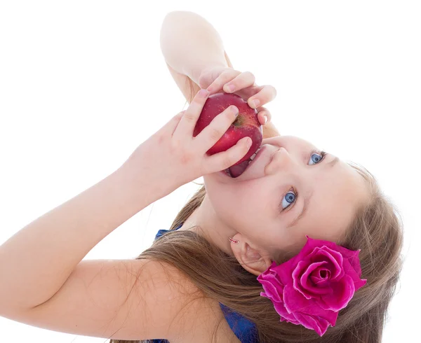 Meisje, mode, apple en rose — Stockfoto