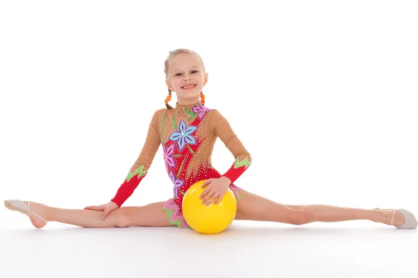 Charmig ung tjej gymnast. — Stockfoto