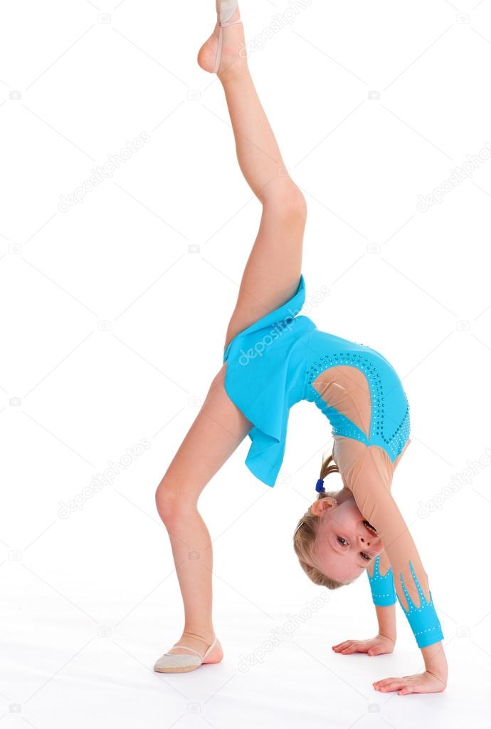 young girl doing gymnastics 