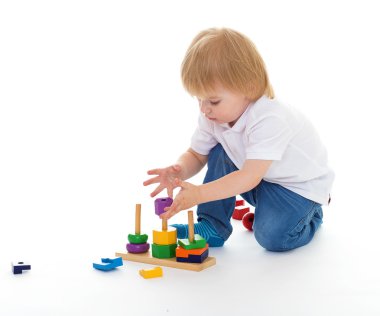 sınıf montessori ortamı, küçük çocuk.