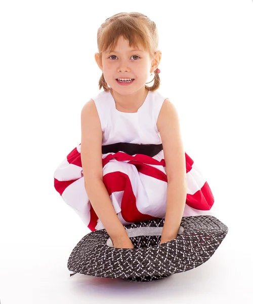 Giovane ragazza con cappello . — Foto Stock