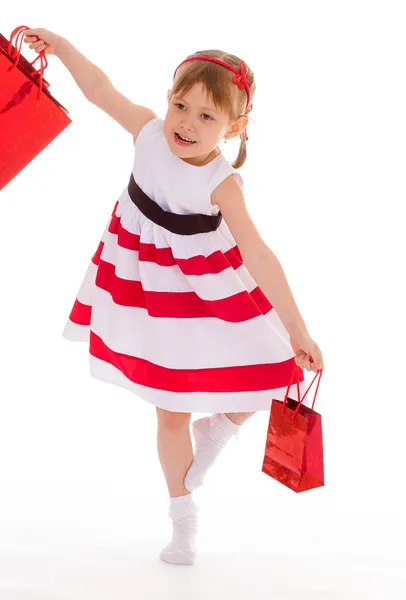 Küçük kız alışveriş gidiyor. — Stok fotoğraf