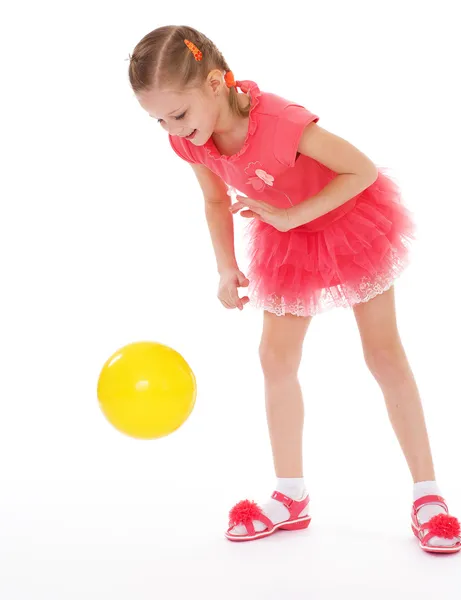 Chica sosteniendo la bola — Foto de Stock