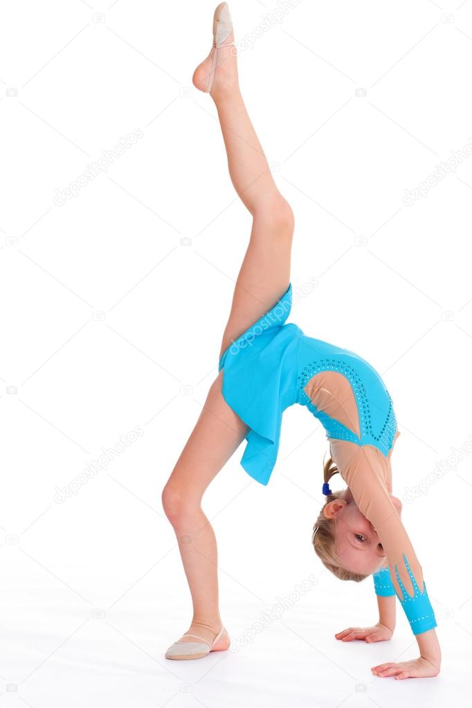 young girl doing gymnastics 