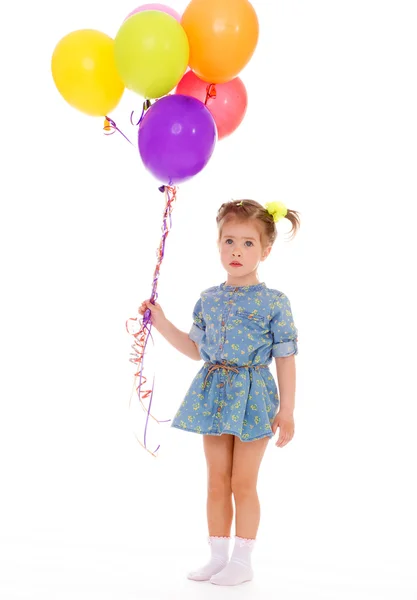 Charmante meisje met ballonnen. — Stockfoto