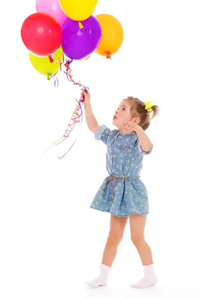 Charmante meisje met ballonnen. — Stockfoto