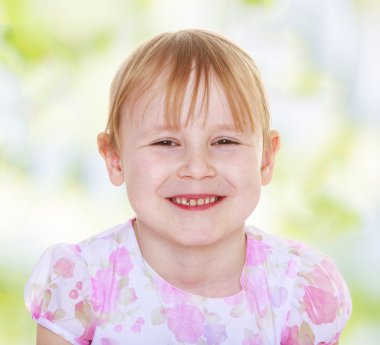 küçük sarışın kız