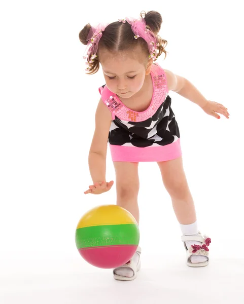 Petite fille avec la balle — Photo