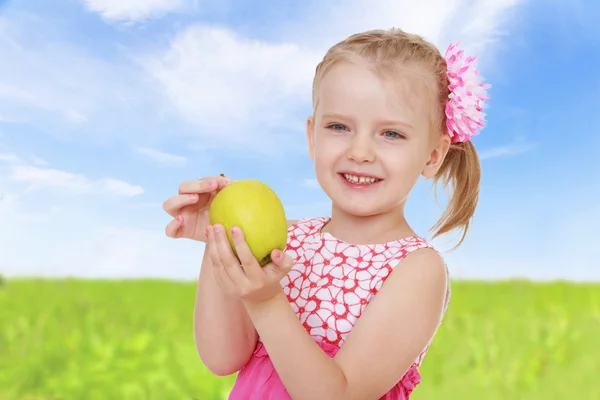 Affascinante bambina — Foto Stock