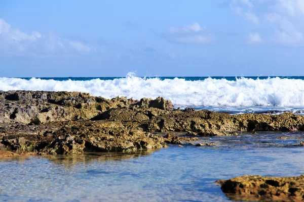 Foaming waves — Stock Photo, Image