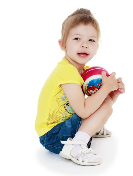 A menina com a bola — Fotografia de Stock