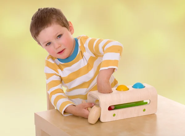 Niño trabajando — Foto de Stock