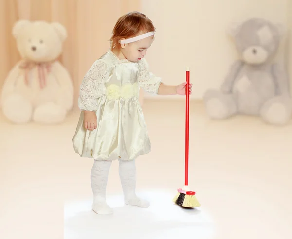 Little girl brushing cleans — Stock Photo, Image