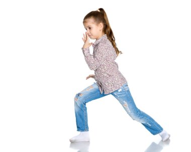 Küçük kız gesticulating.