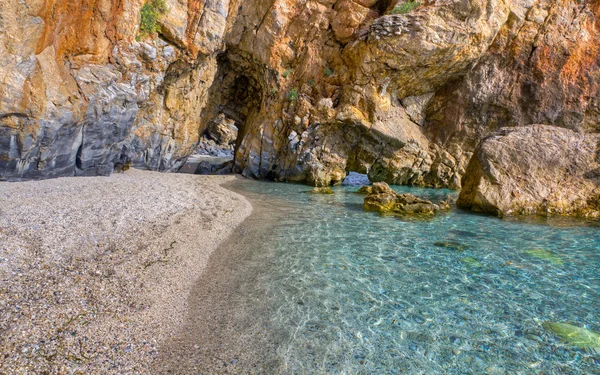 Pasaje arqueado, Playa de Mylopotamos, Pelio, Grecia —  Fotos de Stock