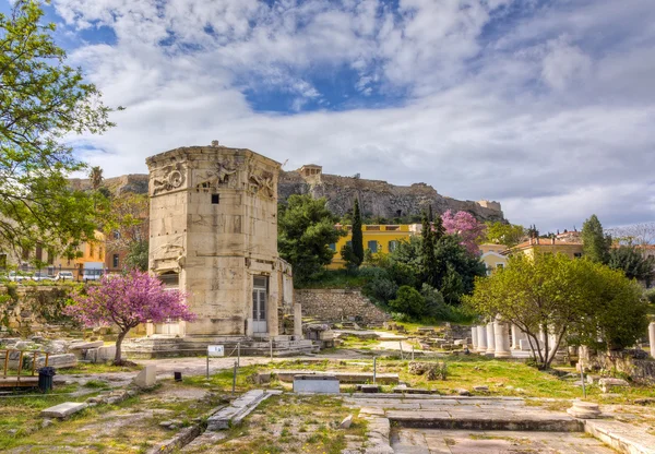 Torre de los Vientos, Acrópolis en el fondo, Atenas, Grecia — Foto de Stock