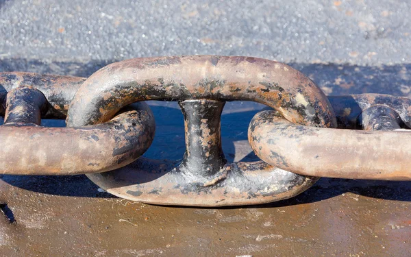 Anchor chain on the deck of a ship — Stock Photo, Image