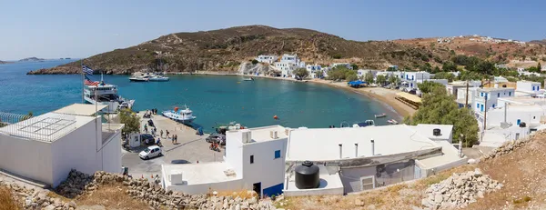 Psathi 港，kimolos 岛，cyclades，希腊的全景 — 图库照片