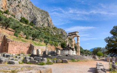 Athena Pronaia, Delphi, Yunanistan Sığınağı