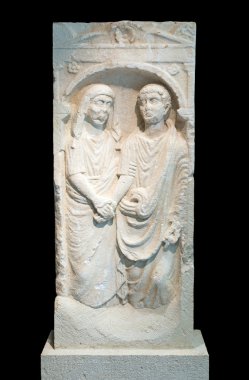Roma Dönemi kumtaşı mezar steli