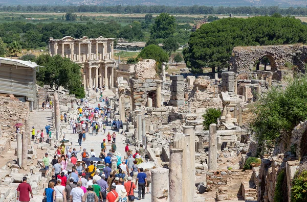 Rua Curetes e biblioteca Celsus, Éfeso, Turquia — Fotografia de Stock