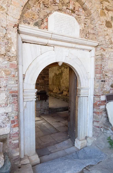 Ingresso della chiesa di San Giovanni Battista nel villaggio Sirince, provincia di Smirne, Turchia — Foto Stock