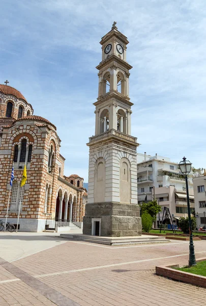 La torre del reloj de la catedral de San Nicolás, Volos, Grecia —  Fotos de Stock