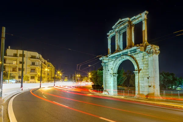 Arco de Adriano à noite, Atenas, Grécia — Fotografia de Stock