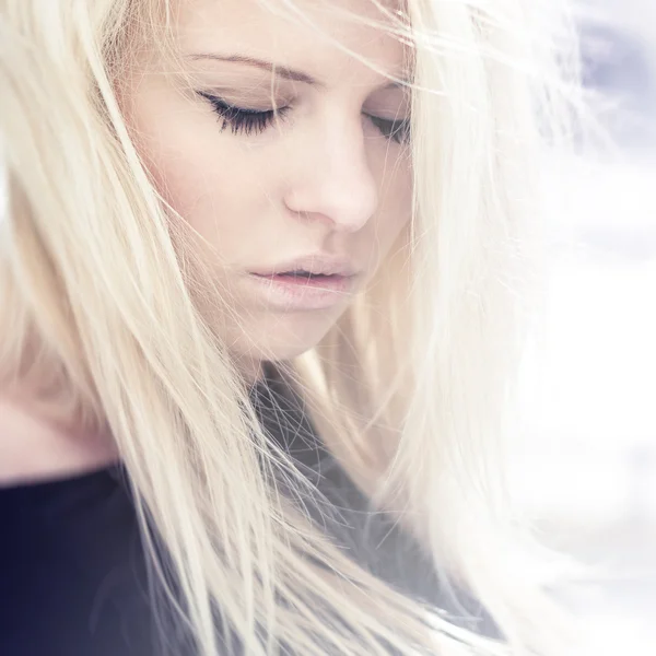 Young beautiful woman with magnificent hair — Stock Photo, Image