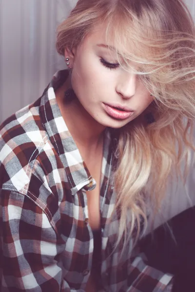 Beautiful girl portrait indoor — Stock Photo, Image