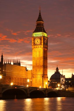 ünlü big Ben'i akşam bridge, Londra, İngiltere