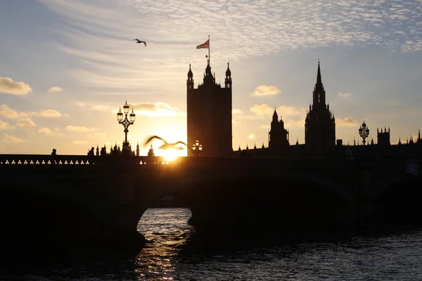 Famoso Big Ben la sera con ponte, Londra, Inghilterra — Foto Stock