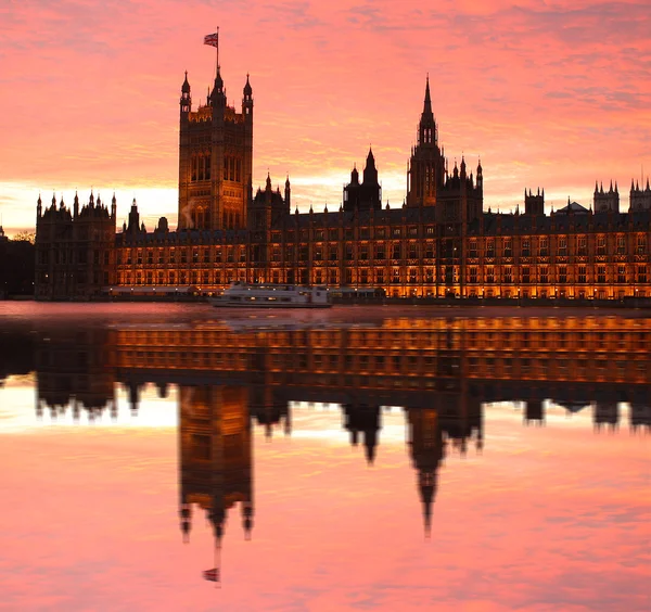 Parlamentsgebäude in London, Großbritannien — Stockfoto
