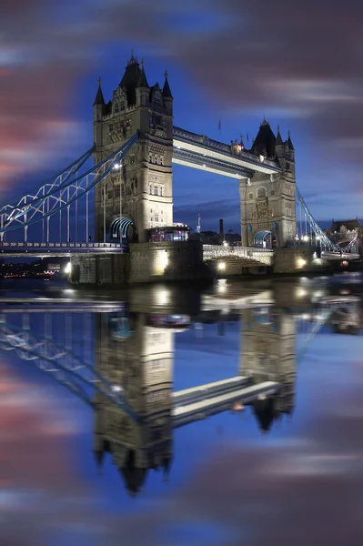 Slavný tower bridge, Londýn, Velká Británie — Stock fotografie