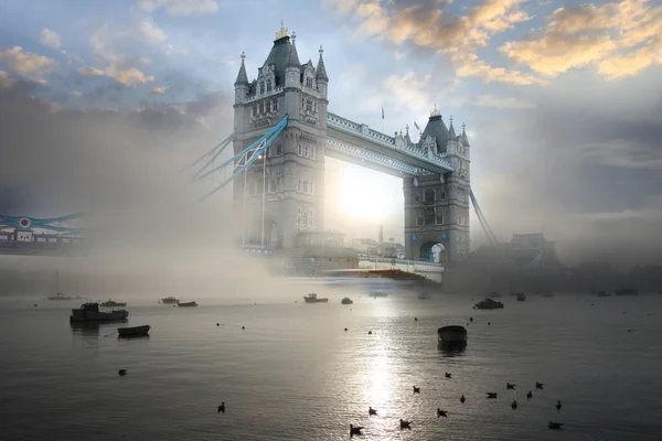 Famous Tower Bridge, Lontoo, Yhdistynyt kuningaskunta — kuvapankkivalokuva