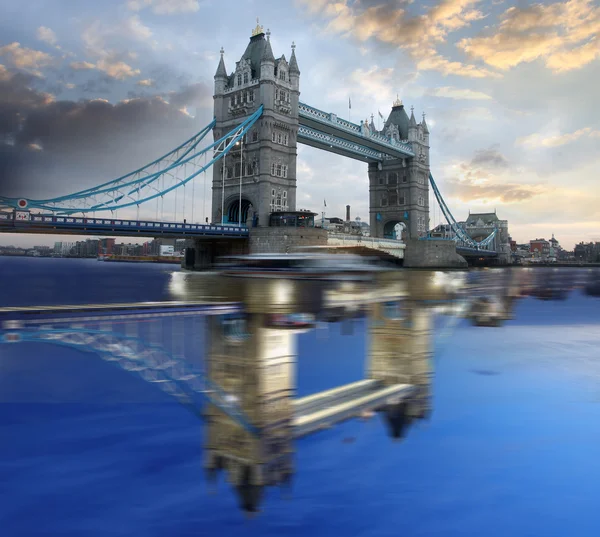 Famous Tower Bridge, Londres, Royaume-Uni — Photo